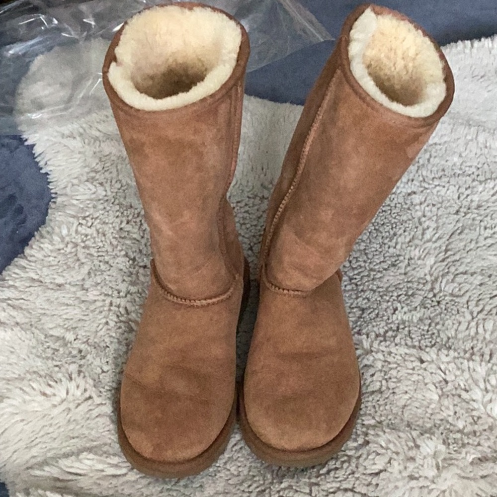 EUC Ugg Classic Tall Chestnut 5815